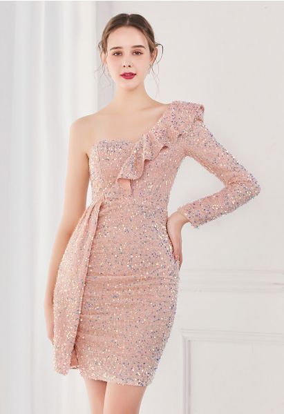 فستان كوكتيل مزين بالترتر بكتف واحد وكشكش باللون الوردي