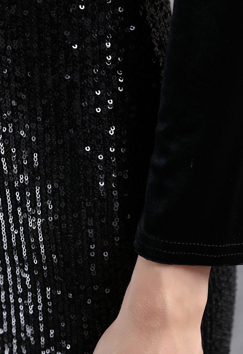 فستان مخملي مزين بالترتر أومبير باللون الأسود
