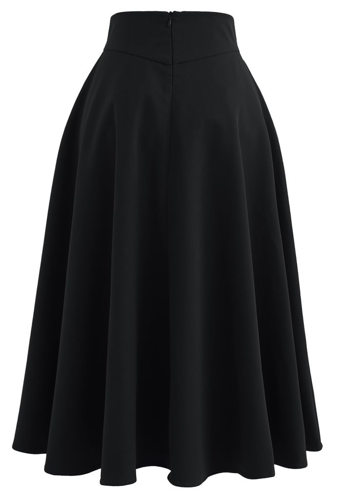 تنورة ميدي كلاسيكية بسيطة باللون الأسود