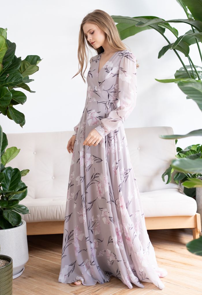 فستان ماكسي شيفون ملفوف بطبعة زهور اللافندر مذهل