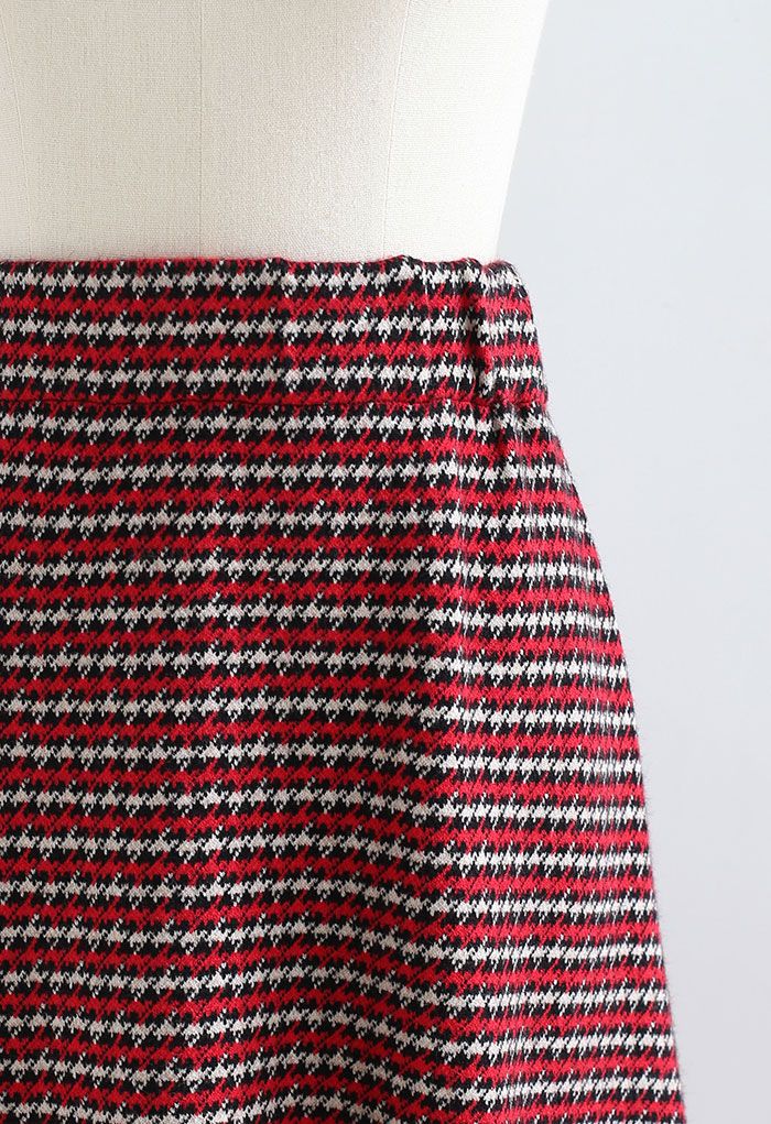 تنورة ميدي منسوجة بحافة مزينة بنقشة مربعات باللون الأحمر