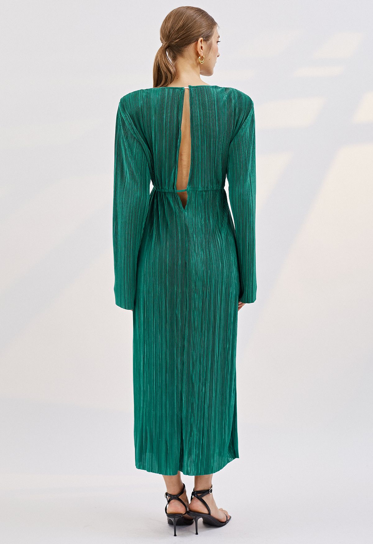 Pad Shoulder Open Back Plisse Midi Dress in Emerald