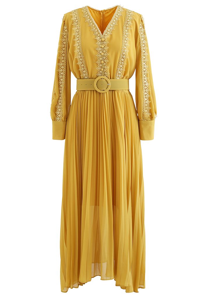 فستان شيفون ذو ثنيات وحزام مزين بالكروشيه باللون الأصفر