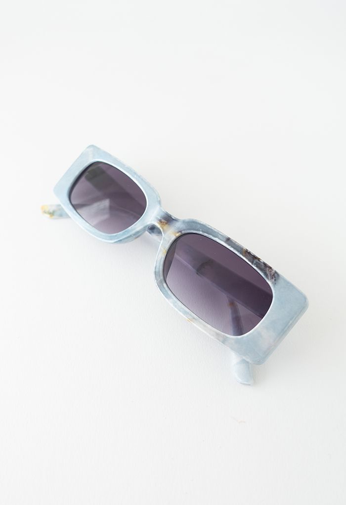 نظارة شمسية مستطيلة كاملة الحواف باللون الأزرق