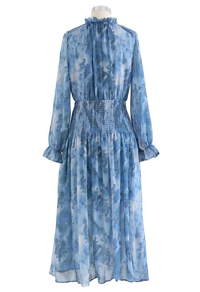 فستان متوسط الطول بفتحة رقبة V وطبعات ألوان مائية أزرق