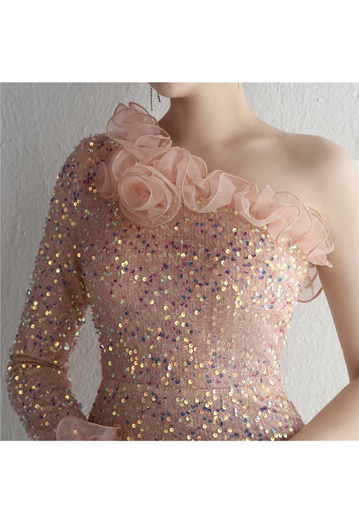 فستان بكتف واحد من الأورجانزا مزين بالترتر باللون الوردي المترب