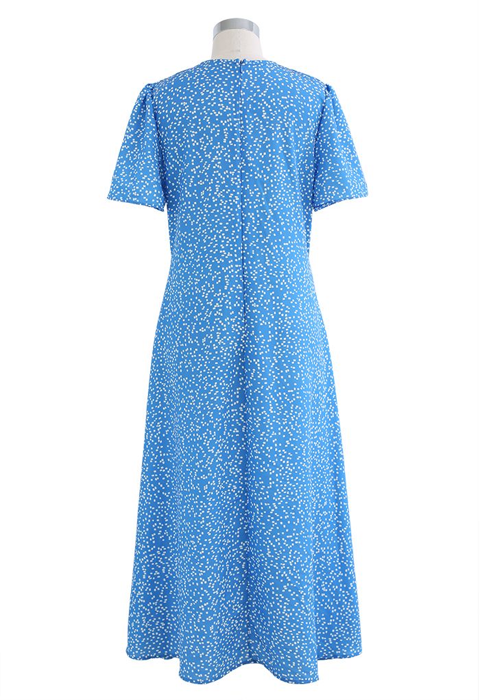 فستان ملفوف بنمط المكعب الصغير باللون الأزرق