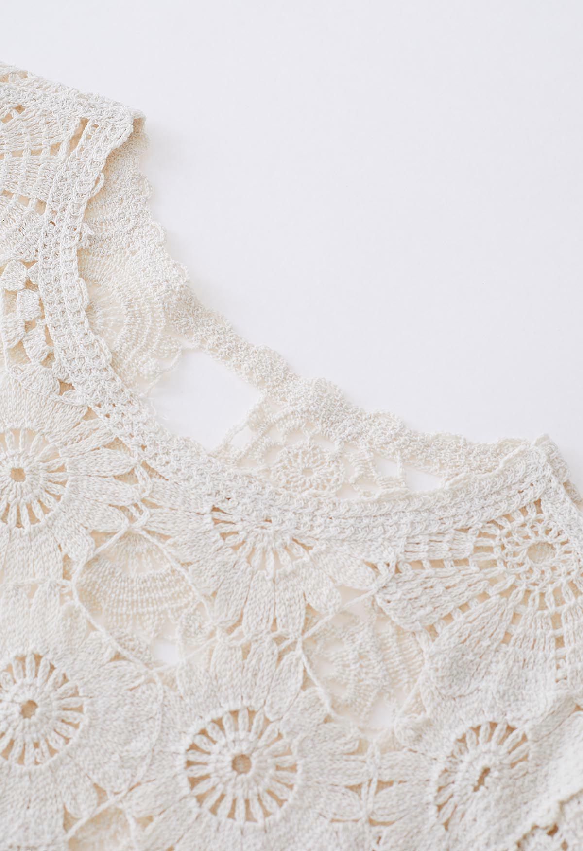 Flower Land Crochet Crop Top in Ivory