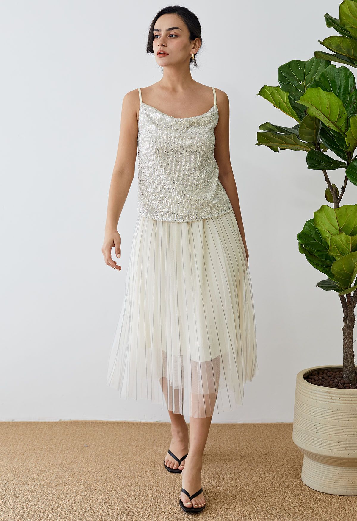 Contrast Lines Pleated Mesh Tulle Midi Skirt in Cream