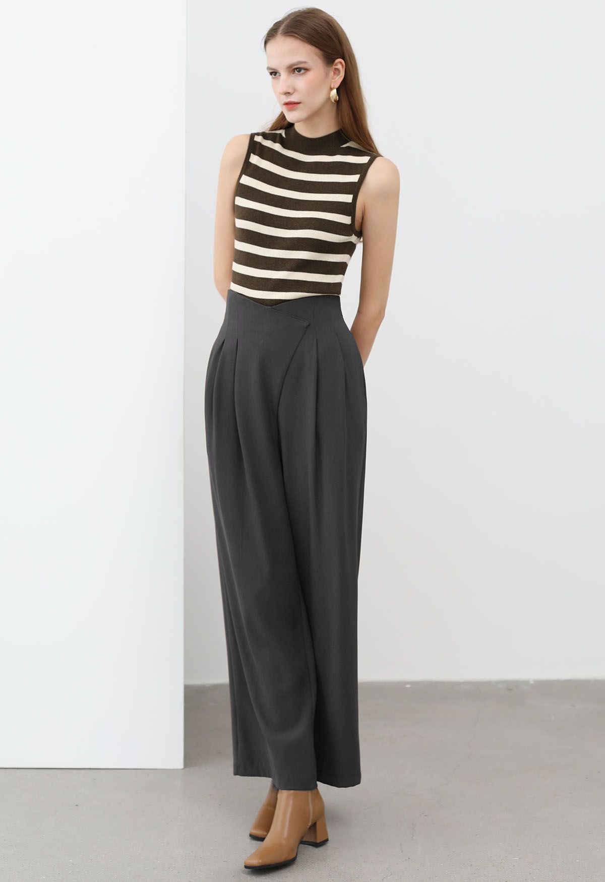 Cross Waist Pleated Straight-Leg Pants in Smoke