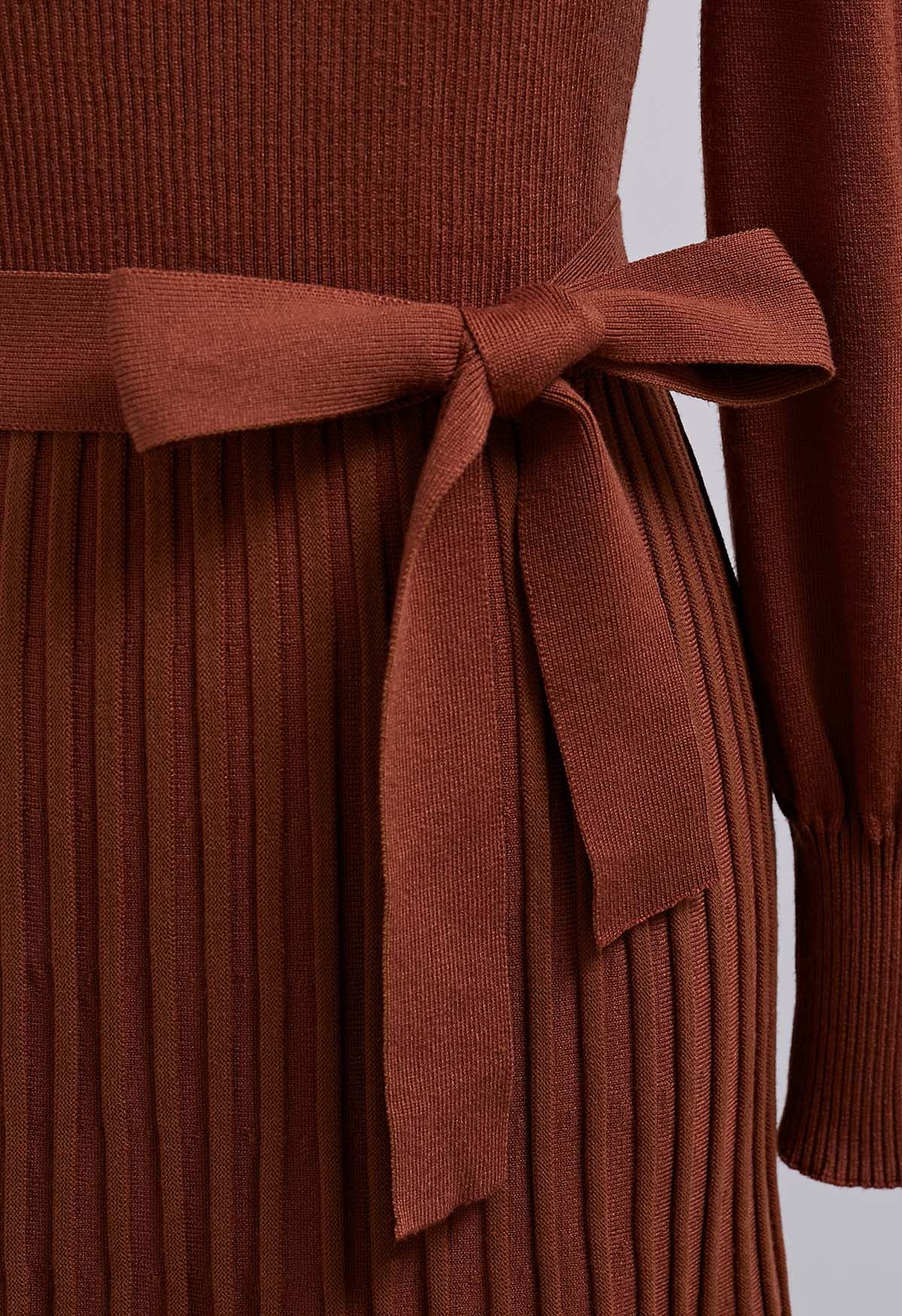 Captivating V-Neck Tie Waist Pleated Knit Dress in Caramel