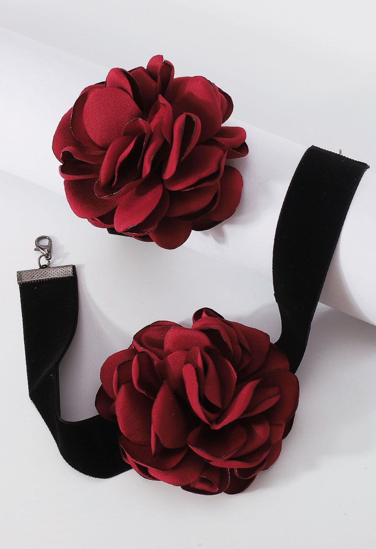 Exaggerated Romantic Rose Bracelet