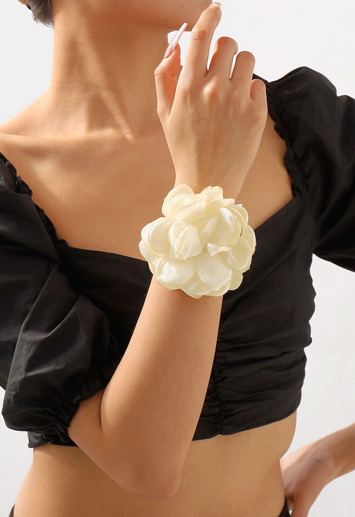 Exaggerated Romantic Rose Bracelet