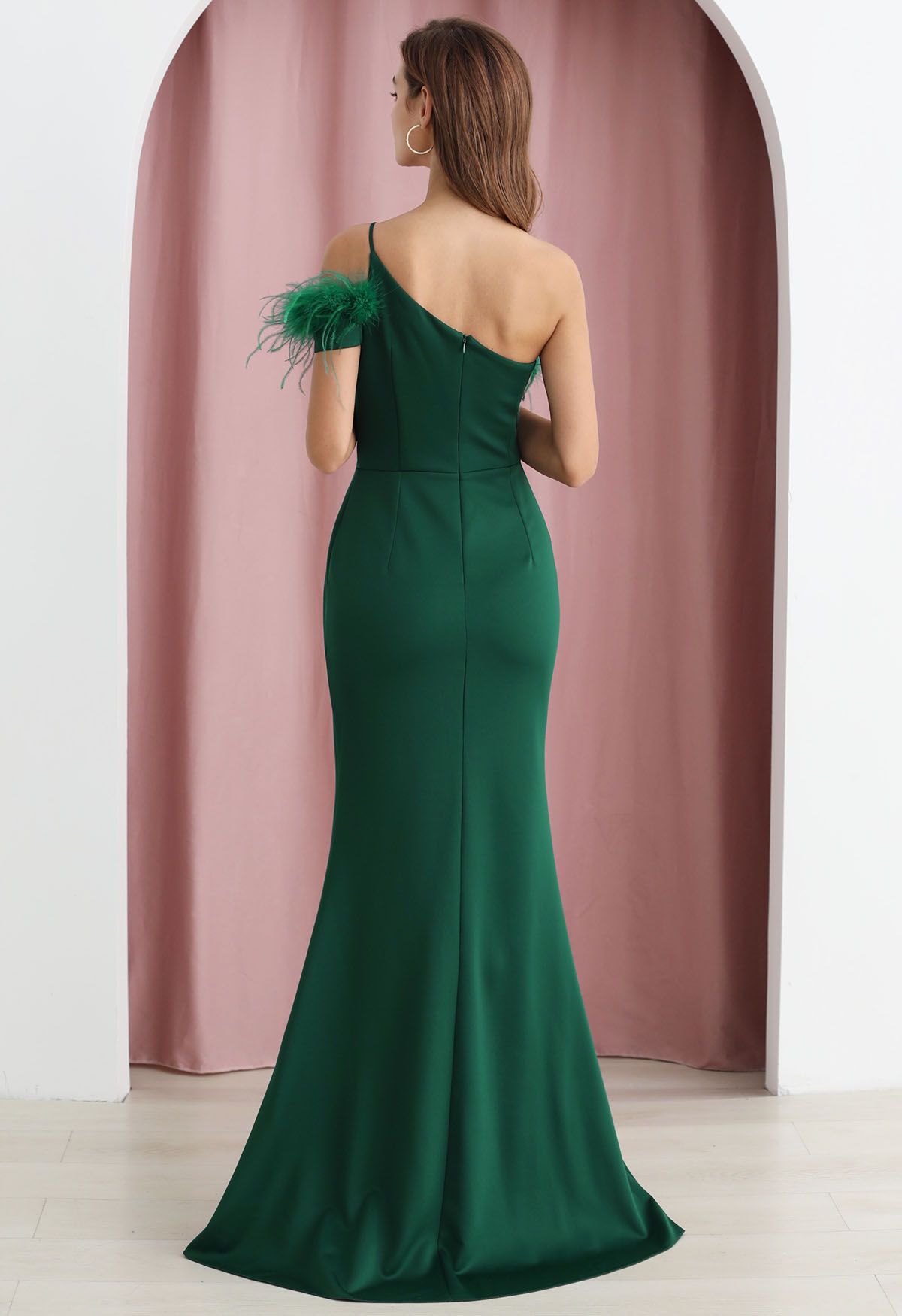 Feather Trim One-Shoulder Slit Mermaid Gown in Dark Green