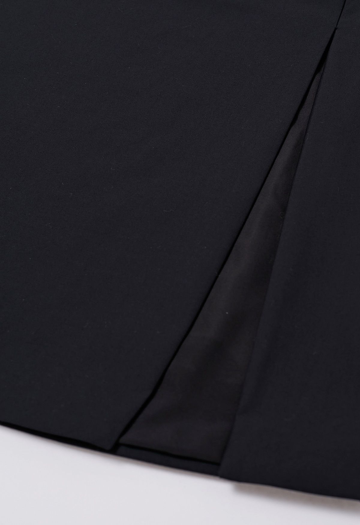 Self-Tie Sash Front Slit Skirt in Black