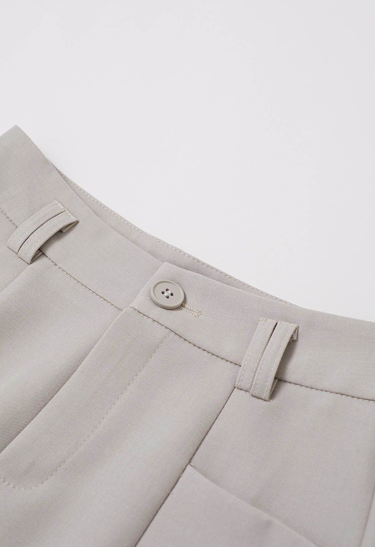 Chic Belted Front Pocket Shorts in Ivory