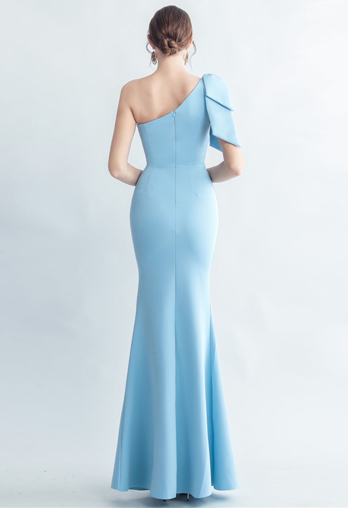 Bowknot One-Shoulder Embroidered Split Gown in Baby Blue