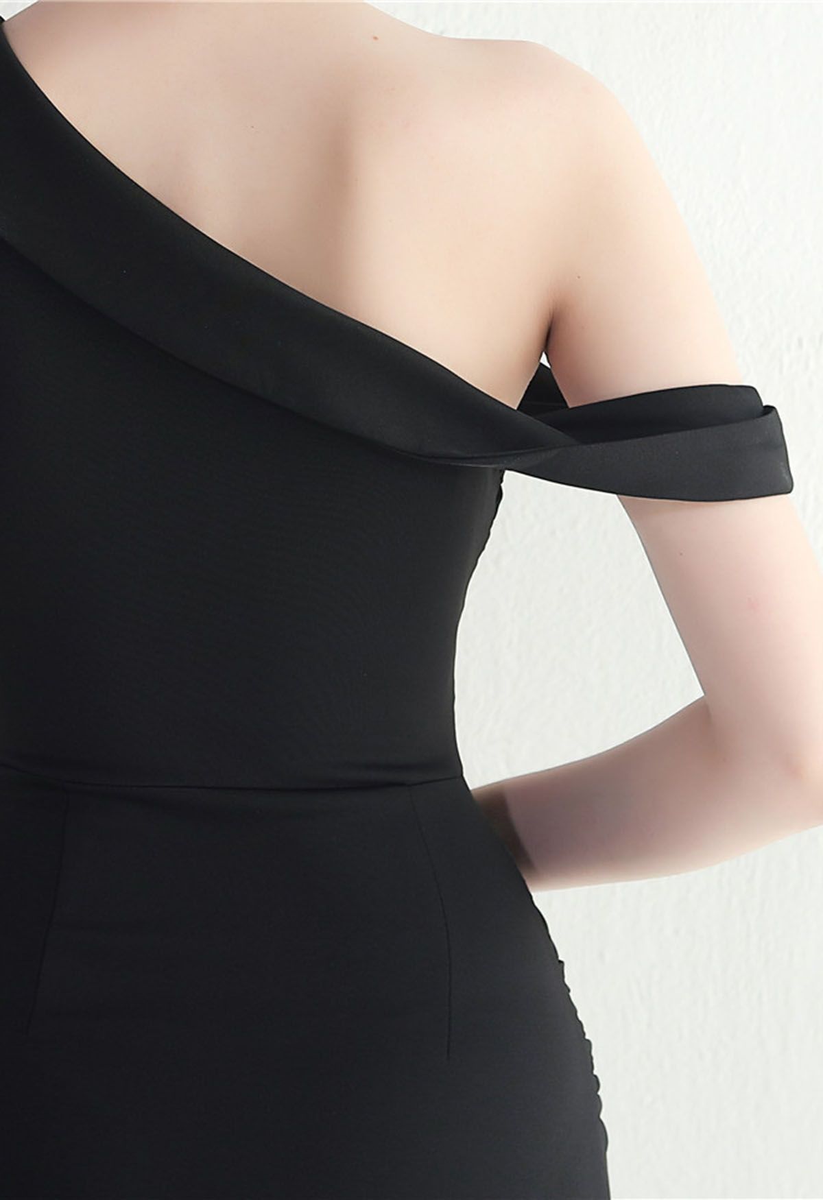 One-Shoulder Ruched Waist Split Gown in Black
