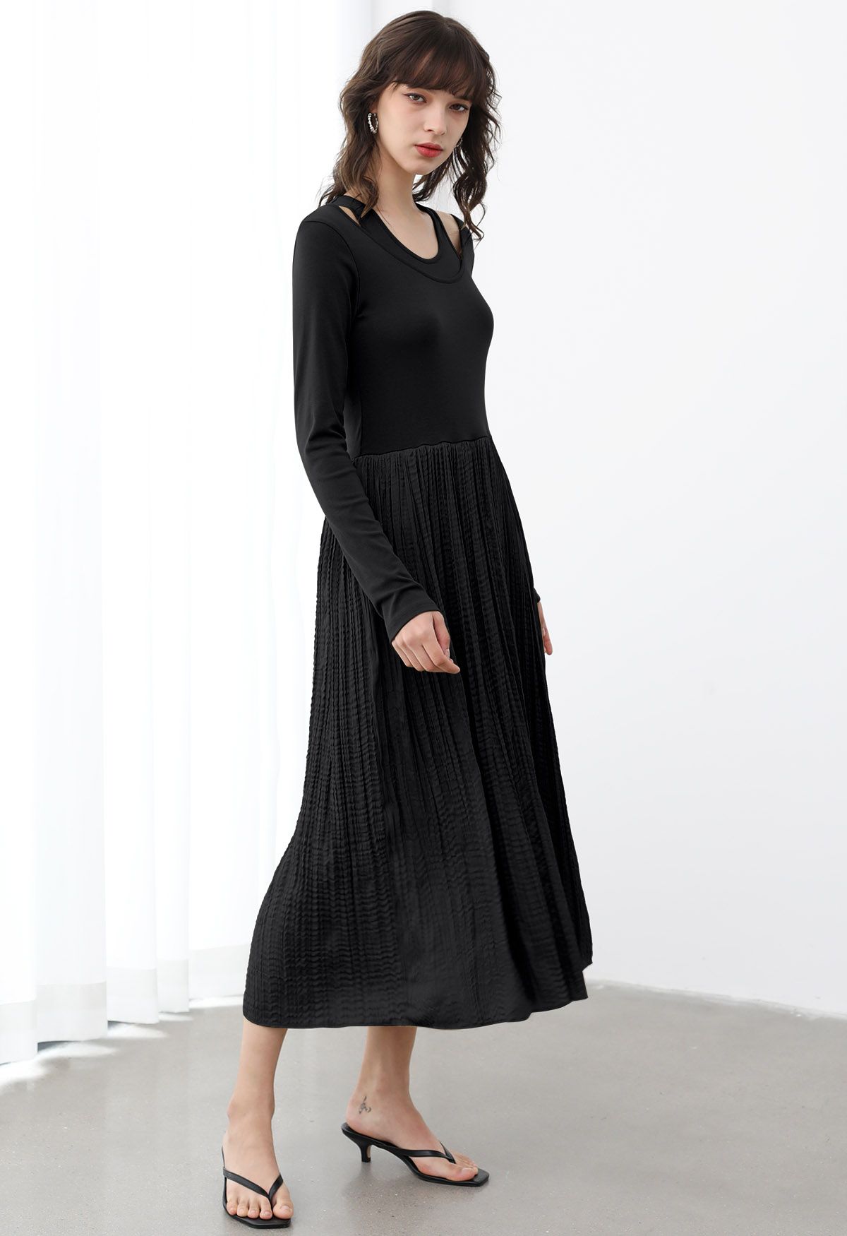 Fake Two-Piece Spliced Midi Dress in Black