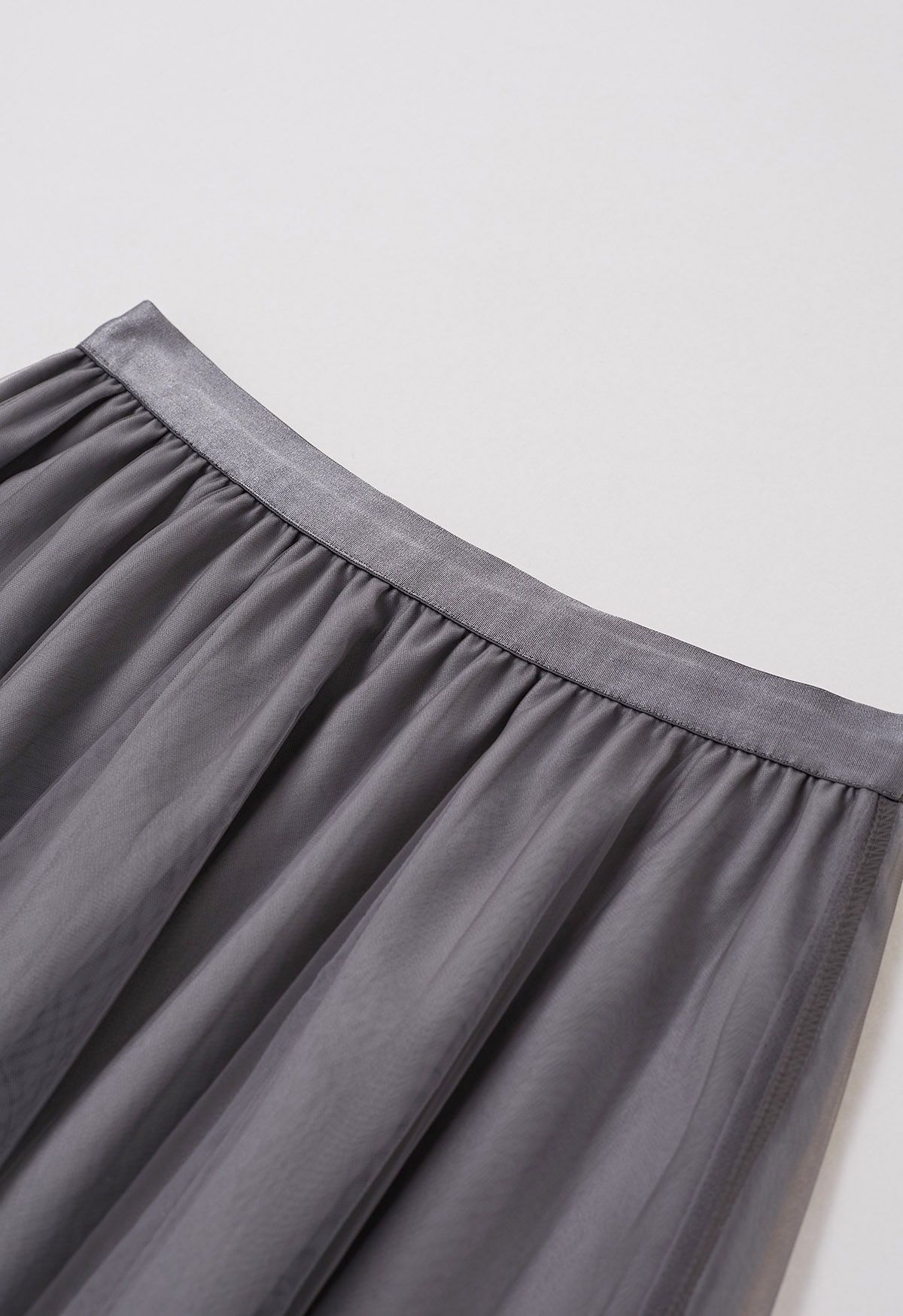 Piping Hem Mesh Tulle Midi Skirt in Grey