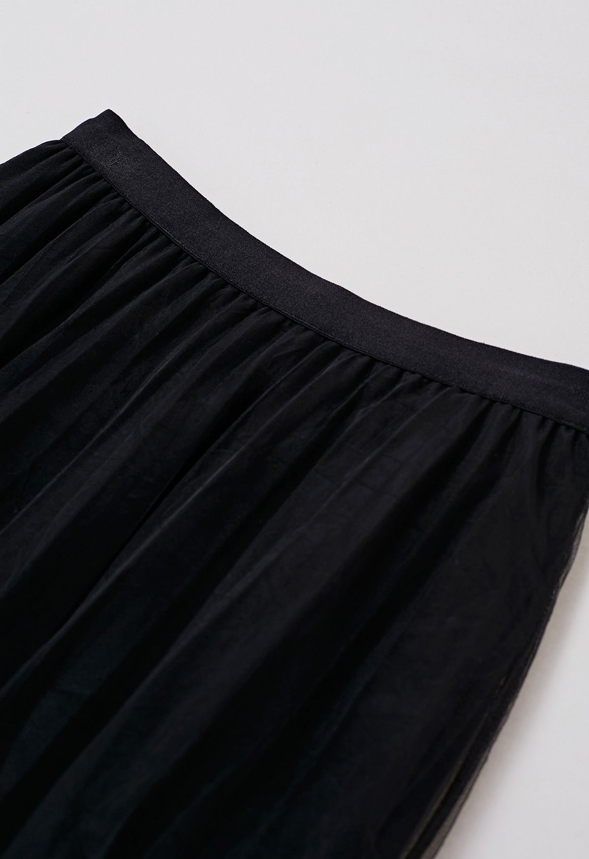 Piping Hem Mesh Tulle Midi Skirt in Black