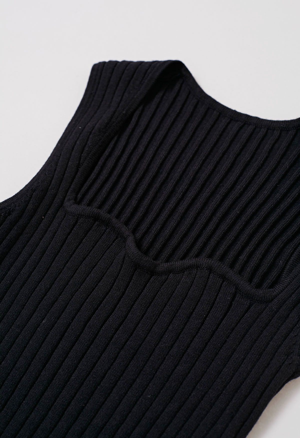 Flattering Fit Ribbed Tank Top in Black