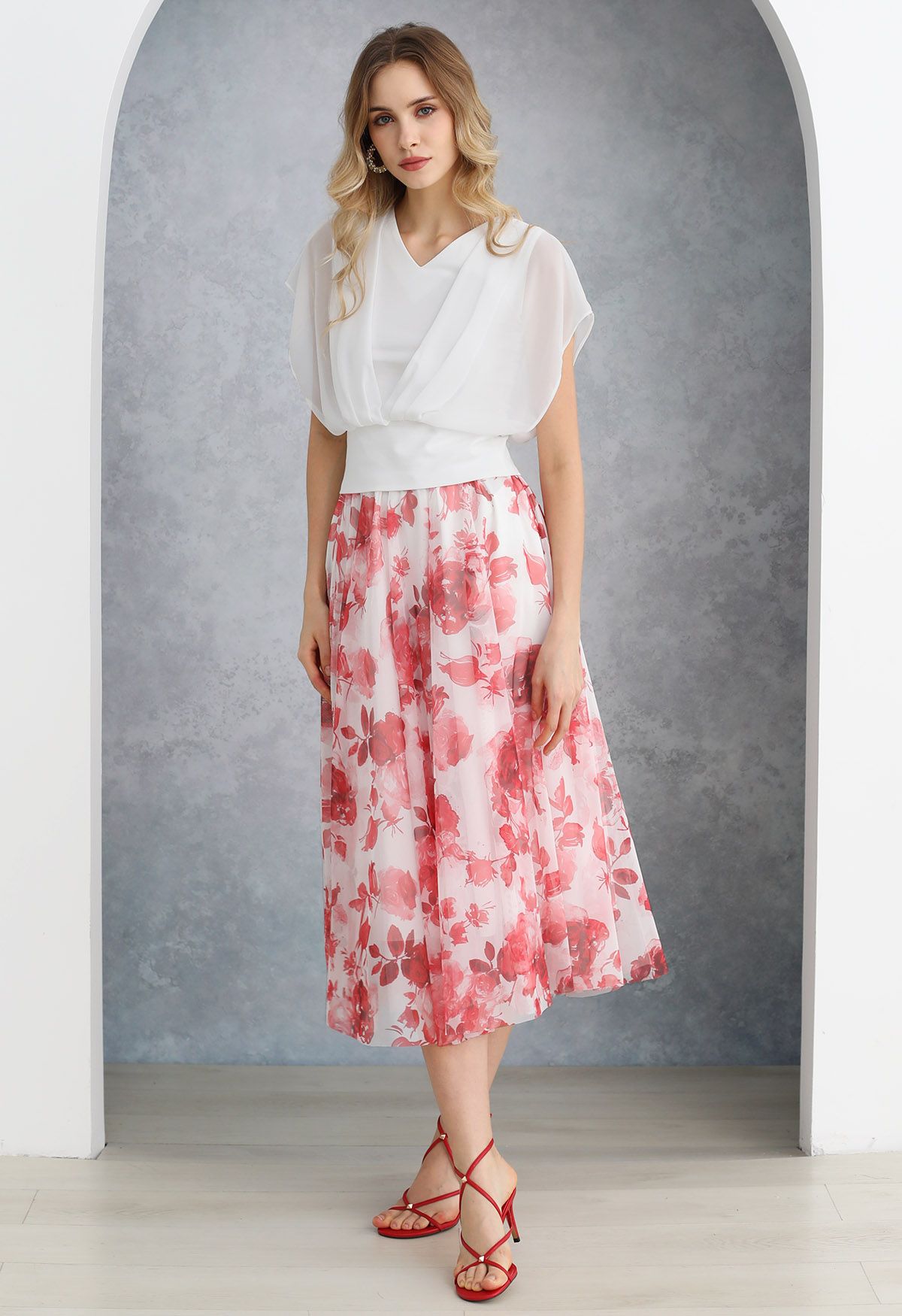 Flowy Chiffon Spliced V-Neck Crop Top in White