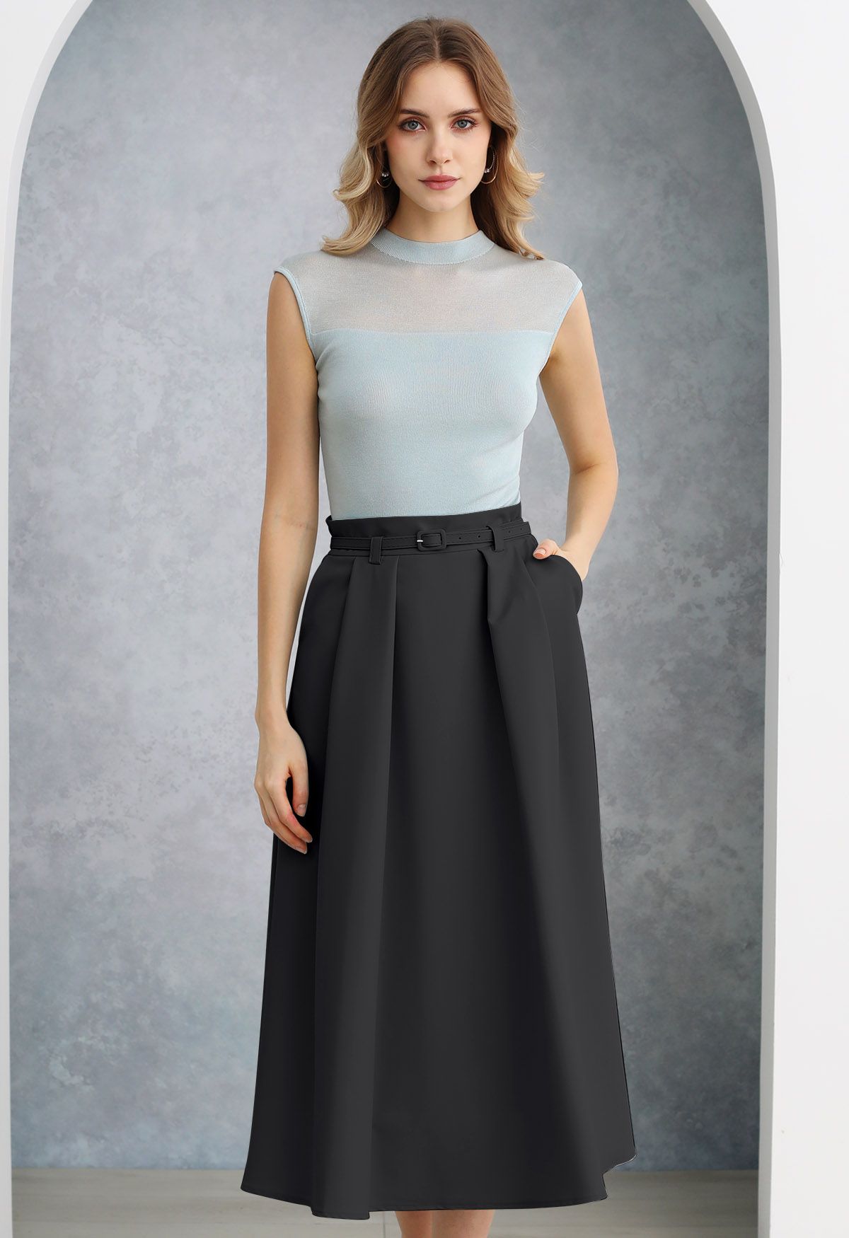 Side Pockets Pleated Belt Midi Skirt in Black