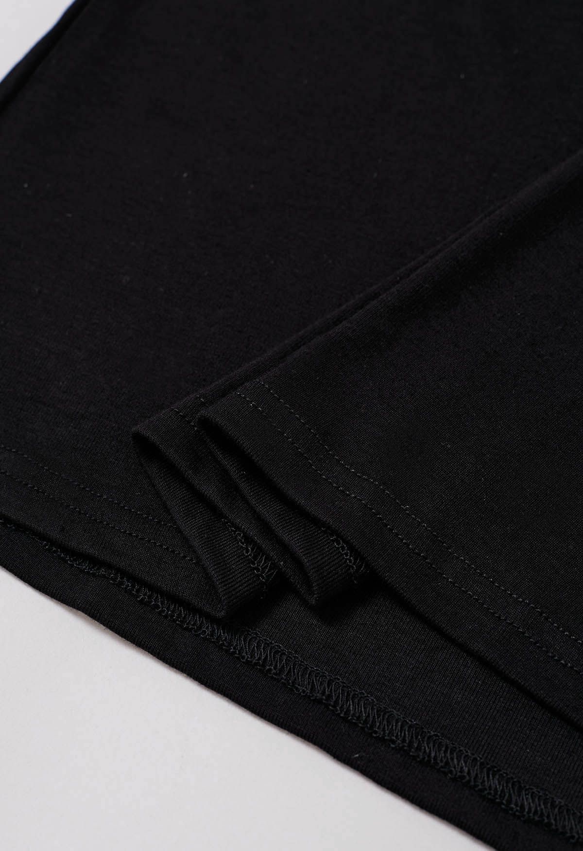 Pocket Trim Rolled Cuff T-Shirt in Black