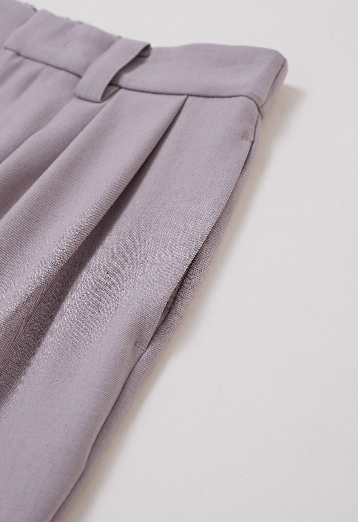 Faux Leather Belt Straight-Leg Pants in Lilac