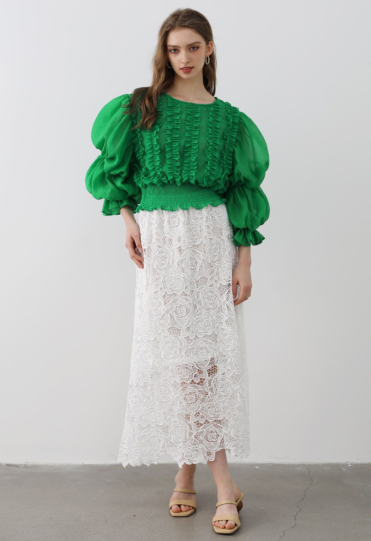 Bubble Sleeve Ruffle Trim Chiffon Spliced Crop Top in Green