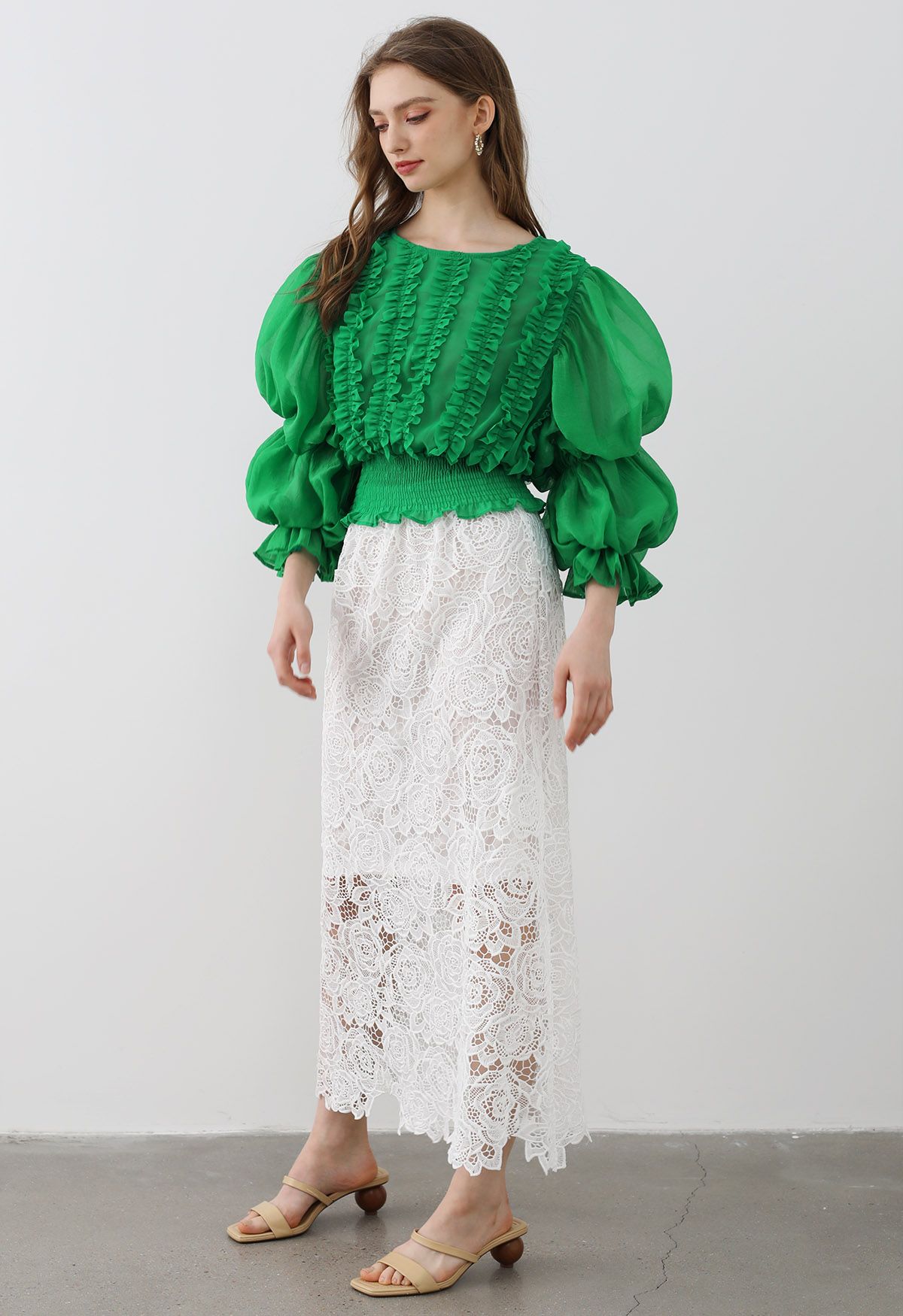 Bubble Sleeve Ruffle Trim Chiffon Spliced Crop Top in Green