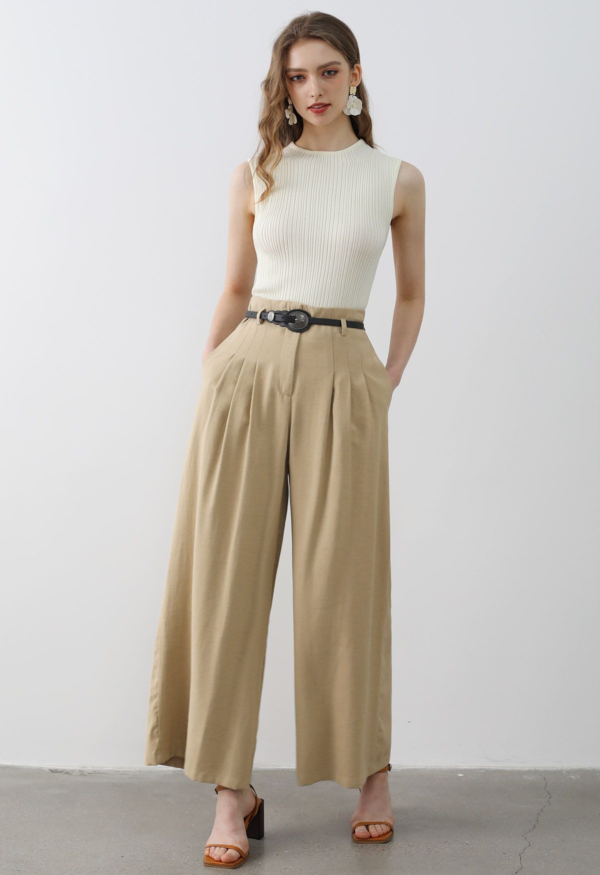 Old-Fashioned Belt Linen-Blend Palazzo Pants in Camel