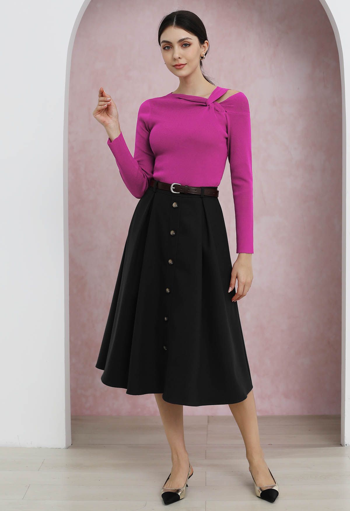 Vintage-Inspired Button Trim Pleated Midi Skirt in Black