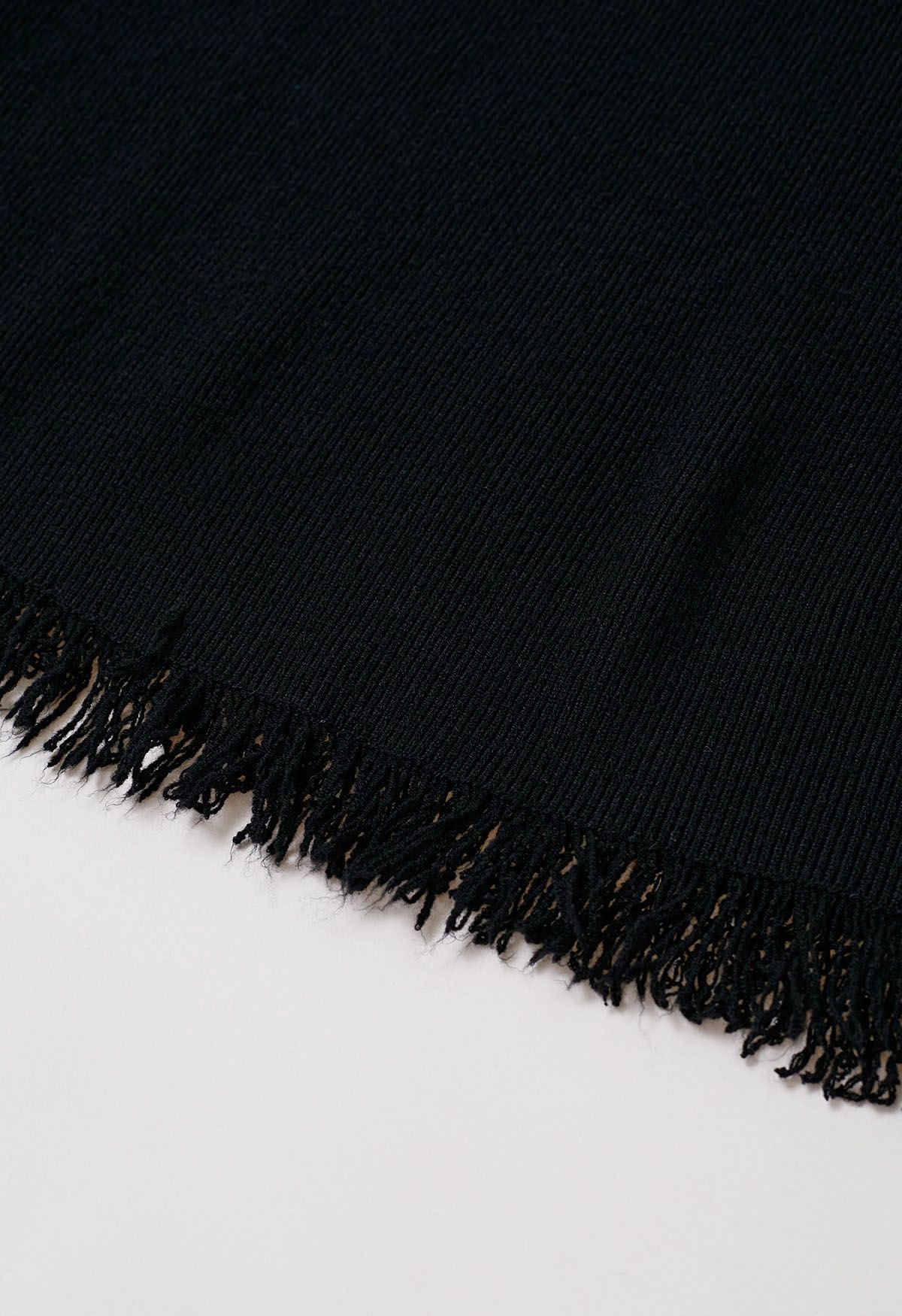 Chain Belt Fringe Hem Knit Maxi Skirt in Black