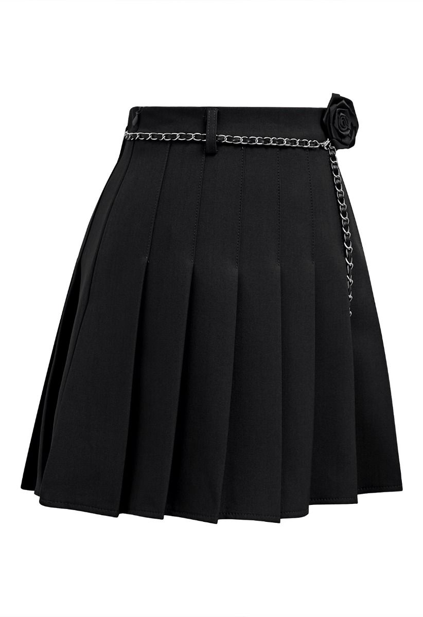 Rose Brooch Chain Belt Pleats Mini Skirt in Black