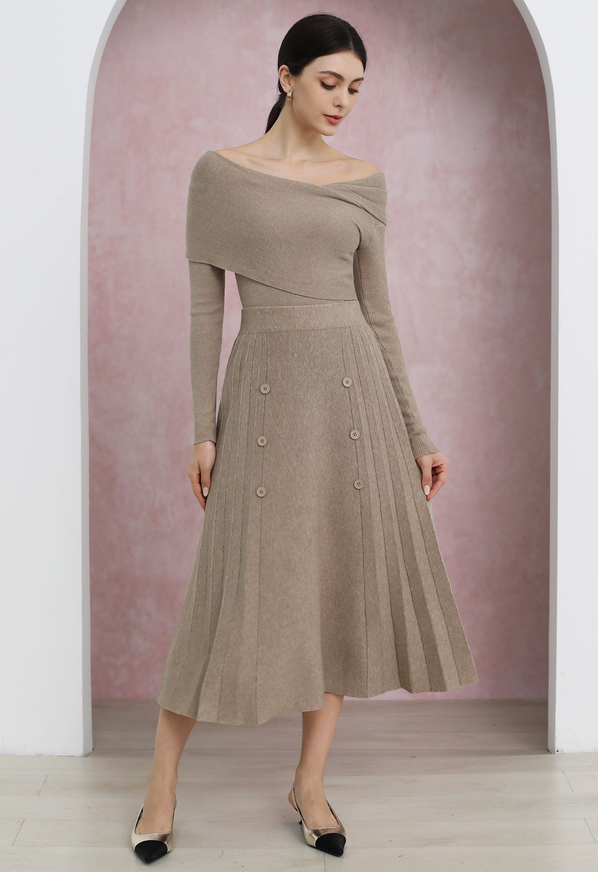 Soft Elegance Button Trim Pleats Knit Skirt in Sand