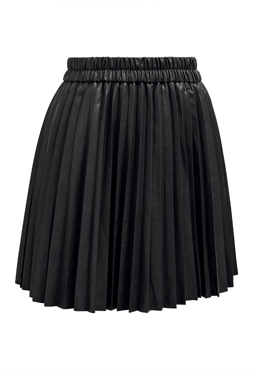 Faux Leather Pleated Mini Skirt in Black