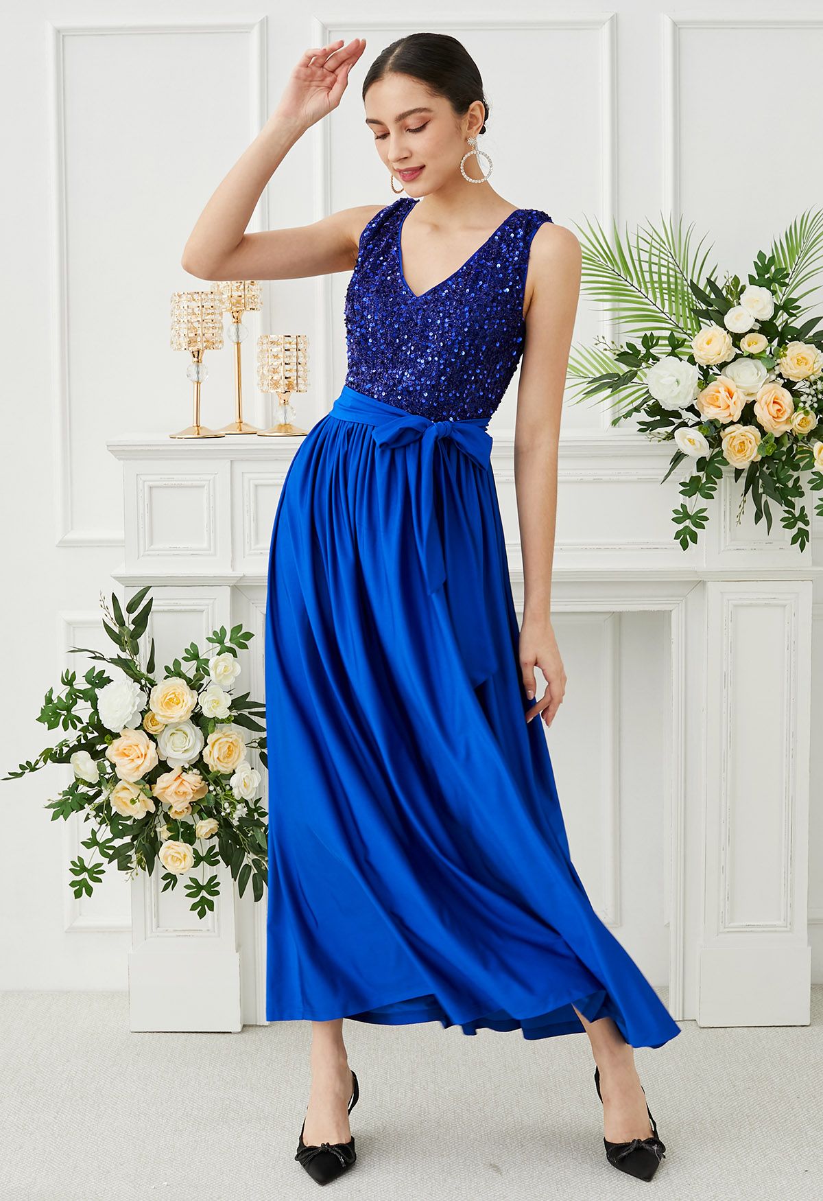 V-Neck Sequins Spliced Sleeveless Gown in Royal Blue