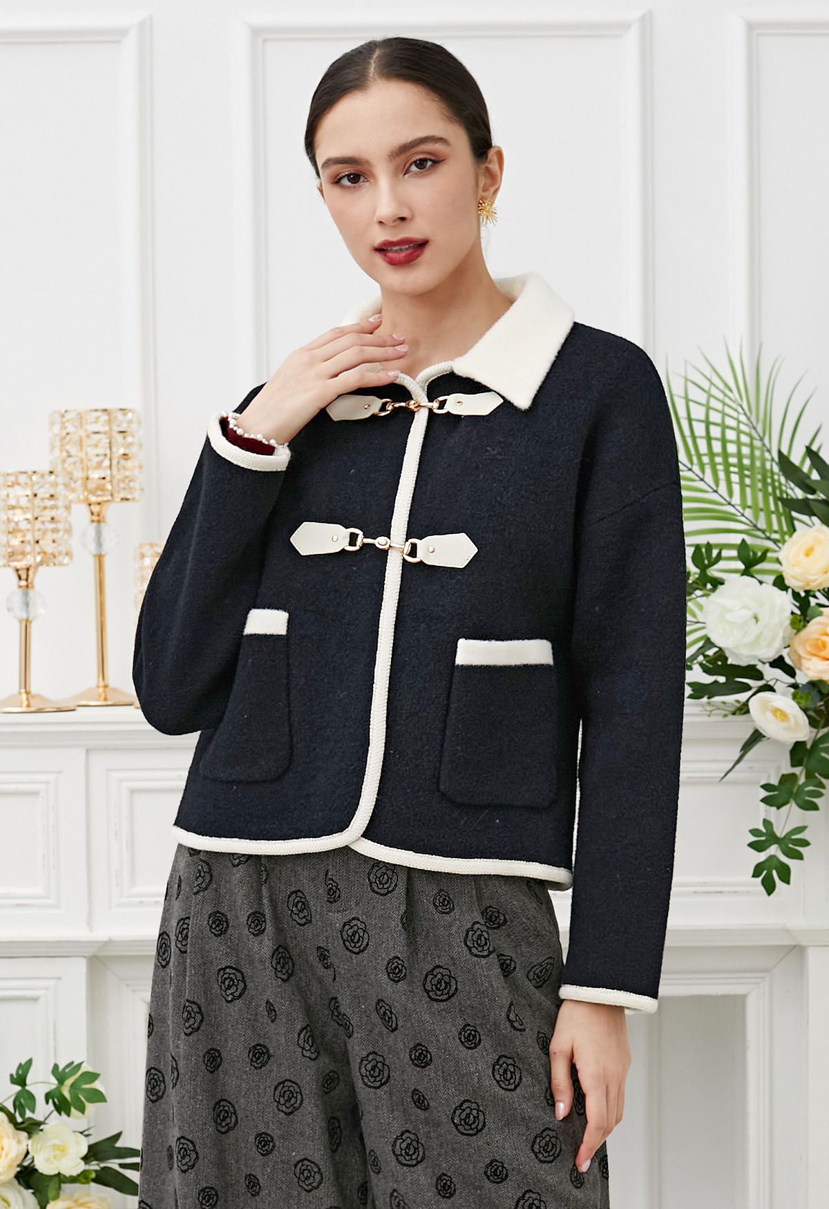 Contrast Horsebit Fastening Knit Cardigan in Black