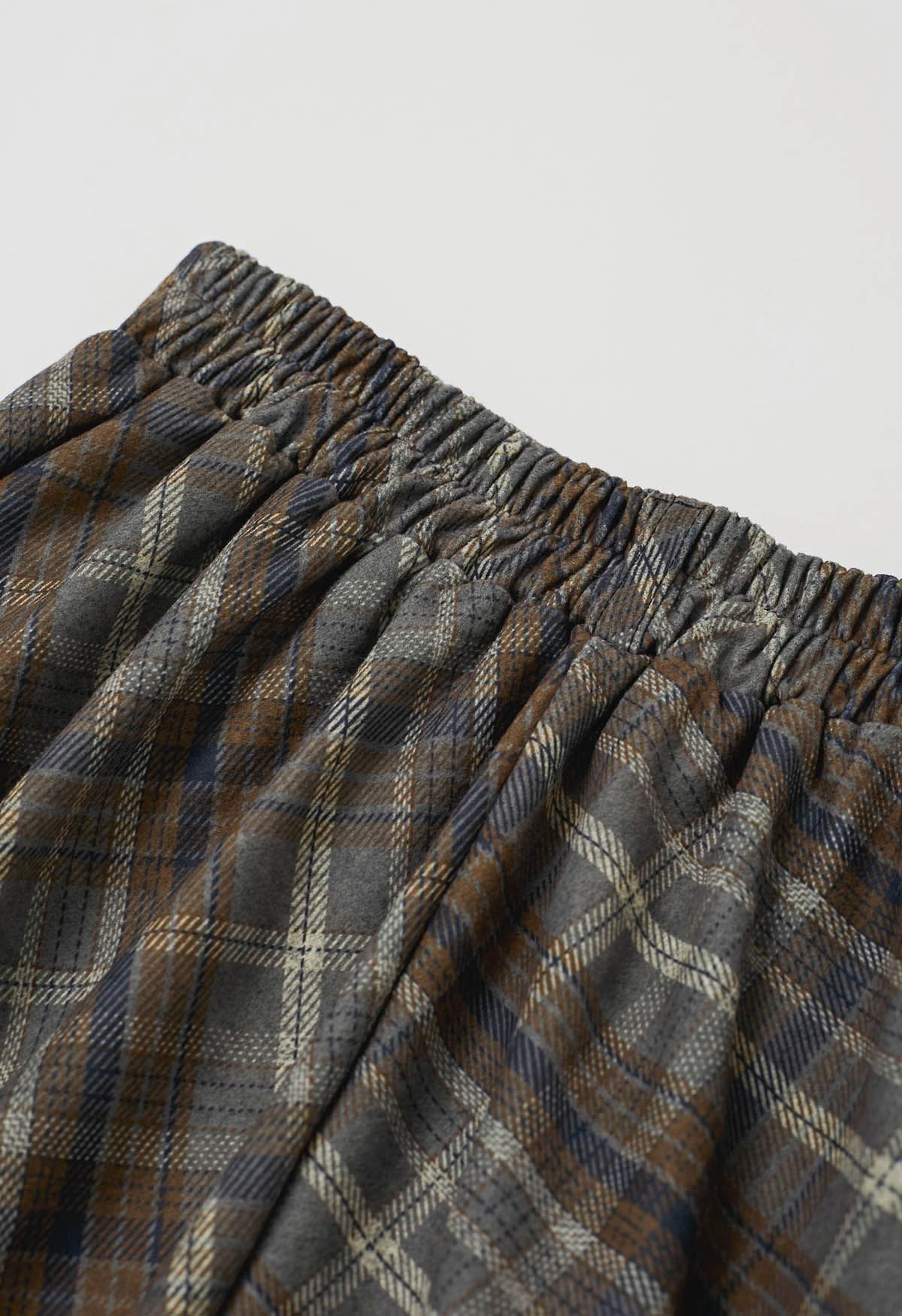 Distinctive Plaid Belted Midi Skirt in Grey