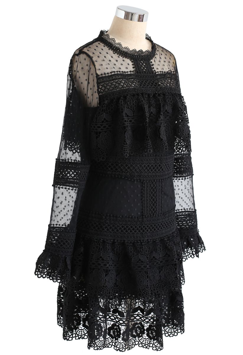 فستان سويت ديستني من الكروشيه المتدرج باللون الأسود