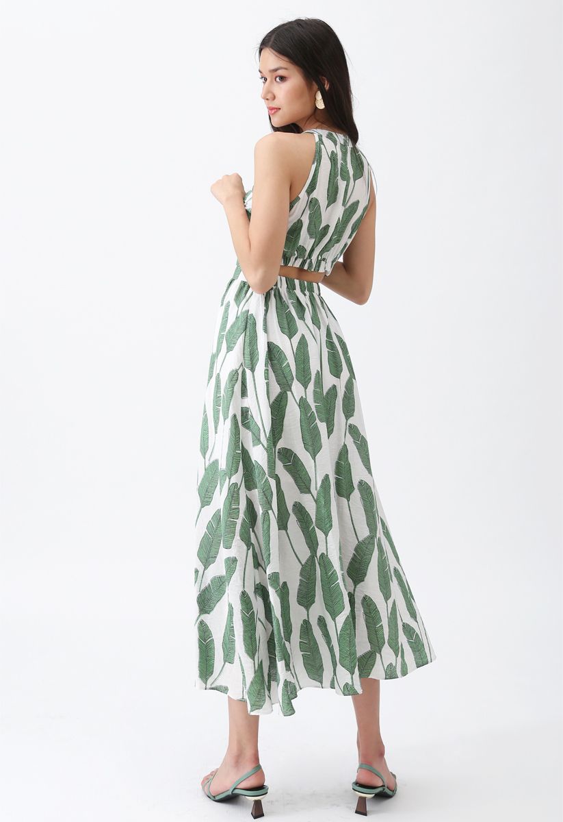 فستان صيفي طويل بياقة رسن وطبعة أوراق النخيل باللون الأخضر