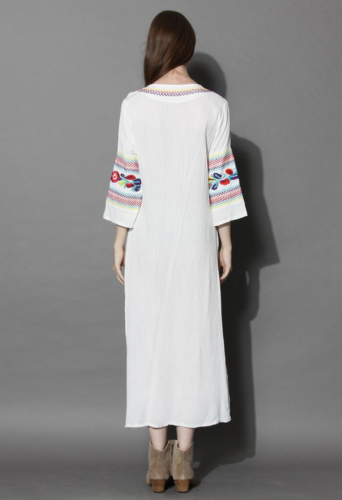 فستان بوهو بلوسوم ماكسي من الكريب باللون الأبيض